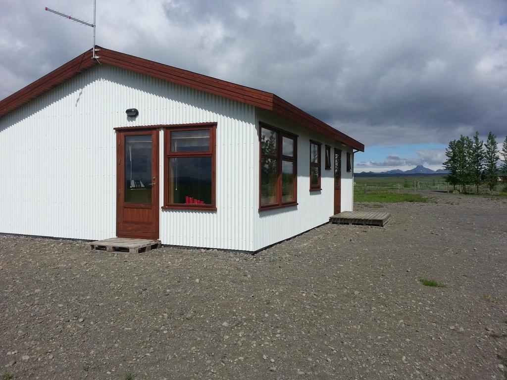 Skalinn Between Gullfoss And Geysir - Myrkholt Farm Haukadalur Exterior photo