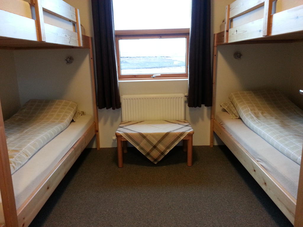 Skalinn Between Gullfoss And Geysir - Myrkholt Farm Haukadalur Room photo